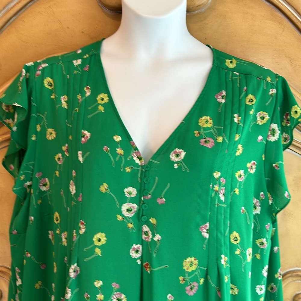 Cynthia Rowley green floral blouse - Picture 2 of 8